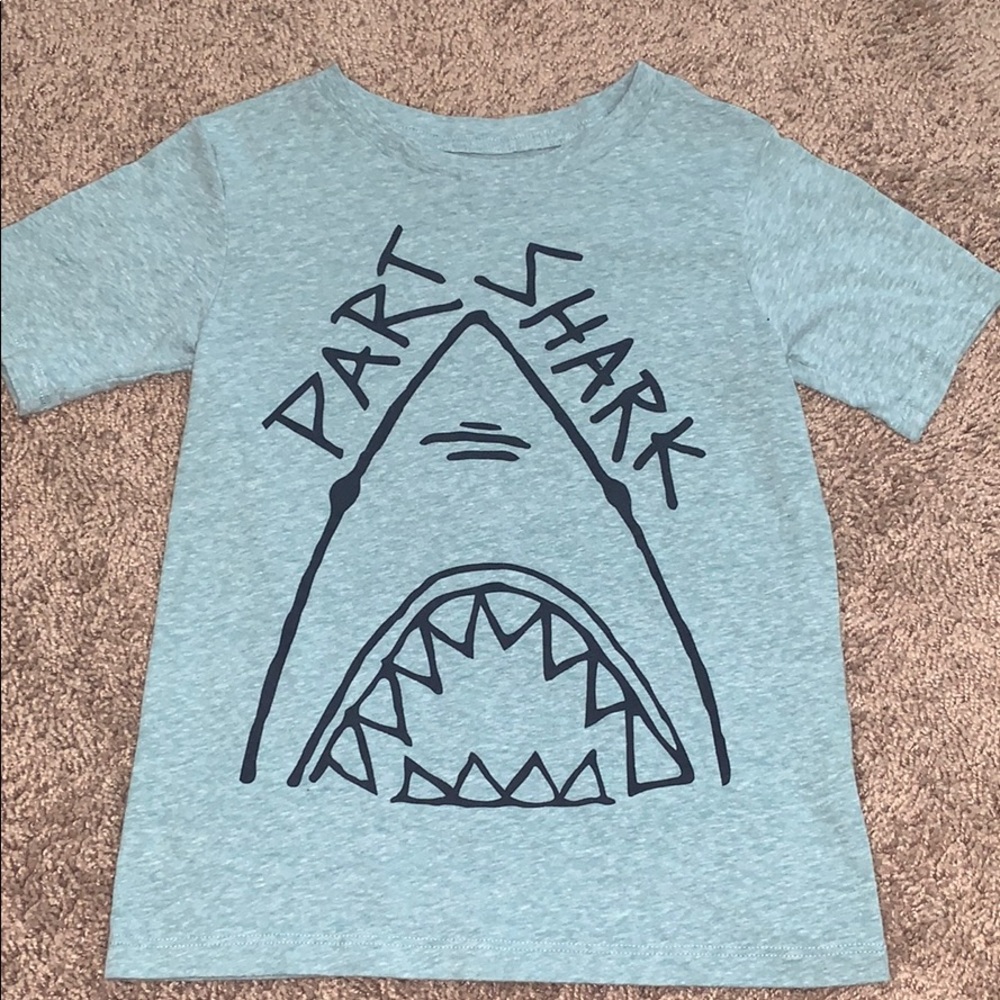 The Children’s Place size 5T boys shirt